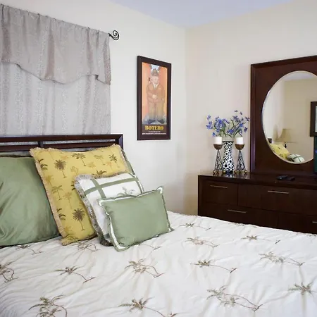 Great Location Near Downtown & Airport-3